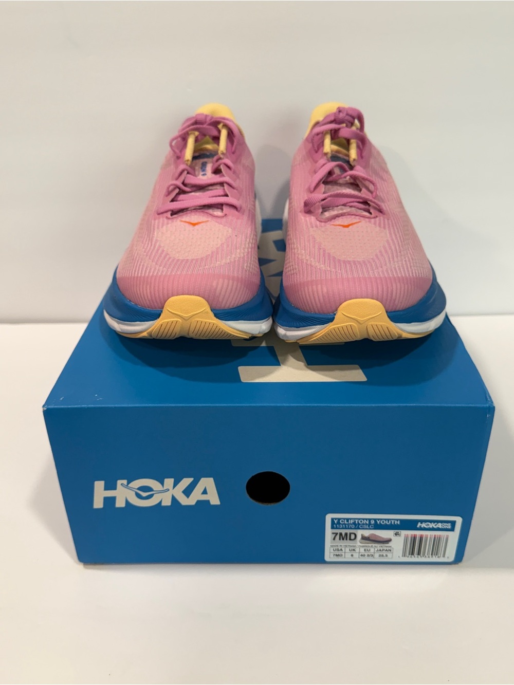 HOKA Clifton 9 Youth Size 7Y Fits Women’s 8.5 - 9 Pink Blue Yellow NIB - Picture 2 of 7